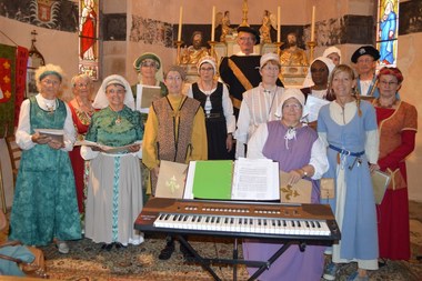 La troupe "Le Turdion" dans la chapelle