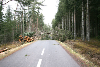 2017-03-07  La tempête Zeus : Vers le village de Chambeyrac