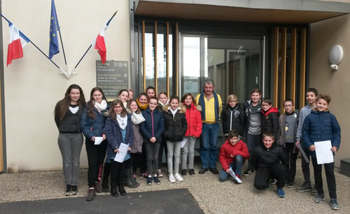 2018-03-20 Les élèves de 6ème en mairie