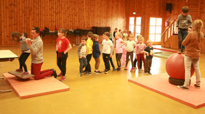 2019 05 27 cirque à l'école J Macé