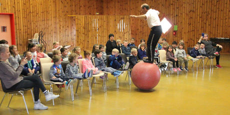 2019 05 27 cirque à l'école J Macé