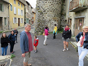 2020 07 16 Visite du bourg avec les Amis d'Allègre