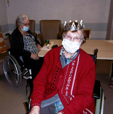 2021 01 27 Les Visiteuses offrent la galette : vive la reine