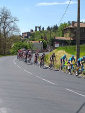 2021 06 01 Critérium du Dauphiné : à la sortie d'Allègre en direction de Monlet