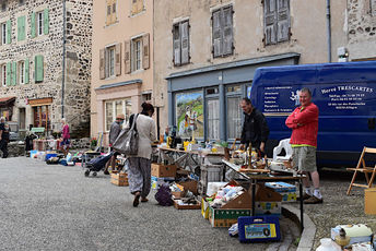 2021 08 22 brocante : sur le marchédial