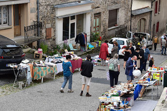 2021 08 22 brocante : rue porte de Monsieur