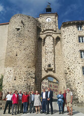 2021 09 27 Visite "Petites cités de caratère" : devant le portail de Monsieur
