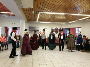 2022 06 21  EHPAD : groupe folklorique les chibottes