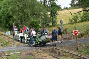 2022 06 26  Inauguration du vélorail à Allègre :  à la manoeuvre