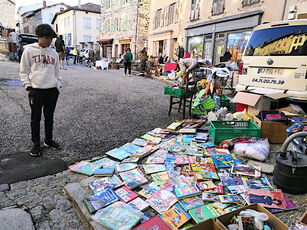 2022 08 21 brocante à Allègre : au Marchédial