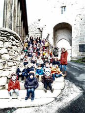 2023 04 26 sortie de l'école J Macé : devant l'auditorium