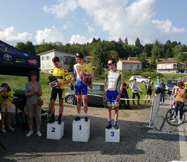 2023 05 29 course cycliste : podium des cadets