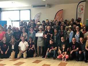 2023 05 31 Remise du chèque  : une rose un  espoir