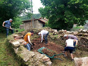 2023 06 10 four de Menteyres : les bénévoles en plein travail