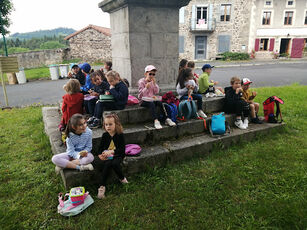 2023 06 19 autour de la croix : le pique-nique