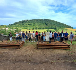 2023 08 18 Chantier Concordia, le jardin médiéval : photo de groupe