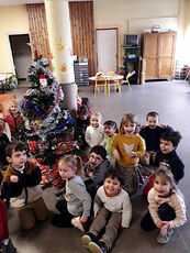2023 12 24 Repas de Noël à l'école Jean Macé : PS et MS