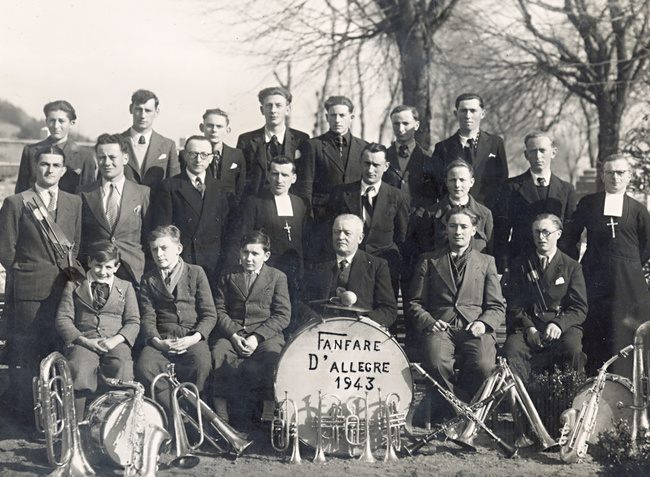 13 - La fanfare d'Allègre en 1943