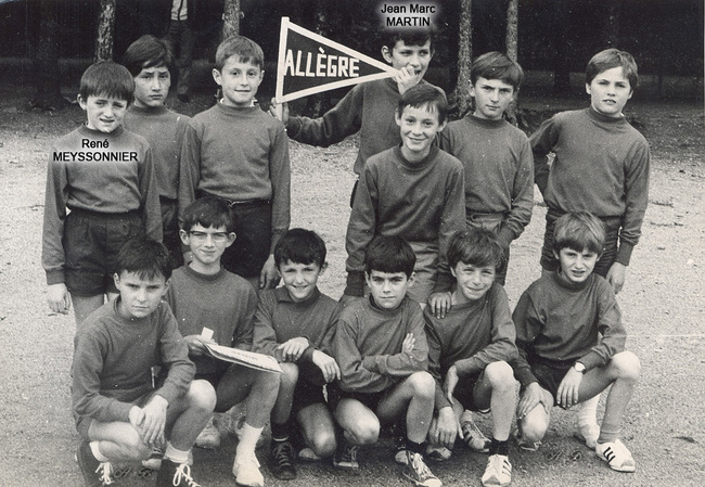 147 - 197X  équipe de foot