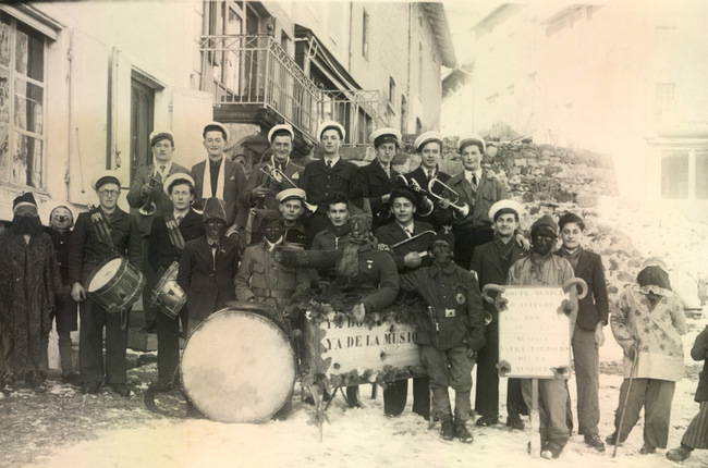 99-1942 Fanfare d'Allègre en 1942