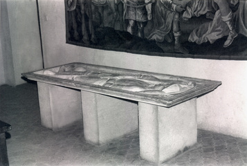 Yves-II gisant