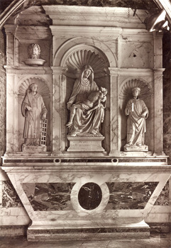 Autel qui fut à la chapelle Saint Yves à Allègre