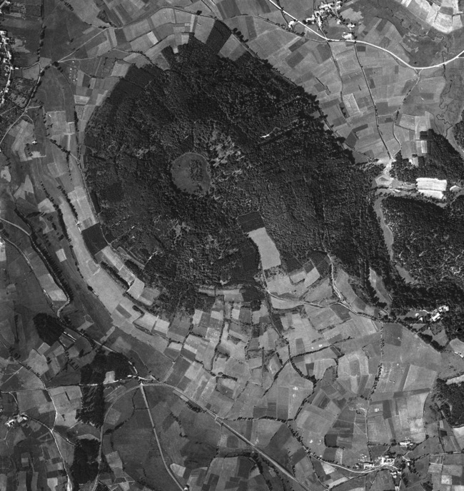 Le mont Bar, vue aérienne du 9 septembre 1948 (photo IGN)