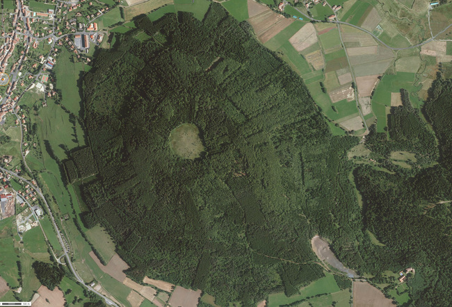 Le mont Bar, vue aérienne 2011 (photo IGN)
