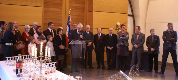 Joseph Ampilhac a reçu les insignes en présence de nombreuses personnalités